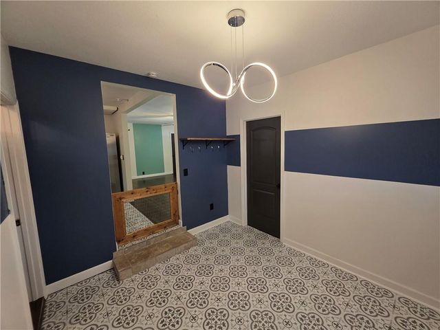 208 SW 5th Street, Lee's Summit, MO 64063