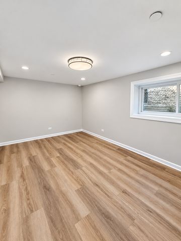 18 S Austin Boulevard B, Oak Park, IL 60304