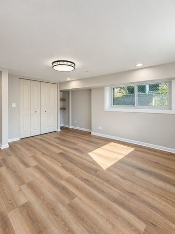 18 S Austin Boulevard B, Oak Park, IL 60304