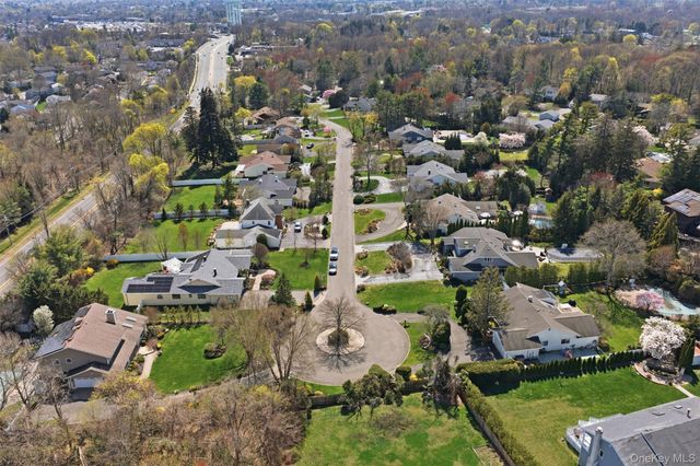 21 Kristi Drive, Muttontown, NY 11753