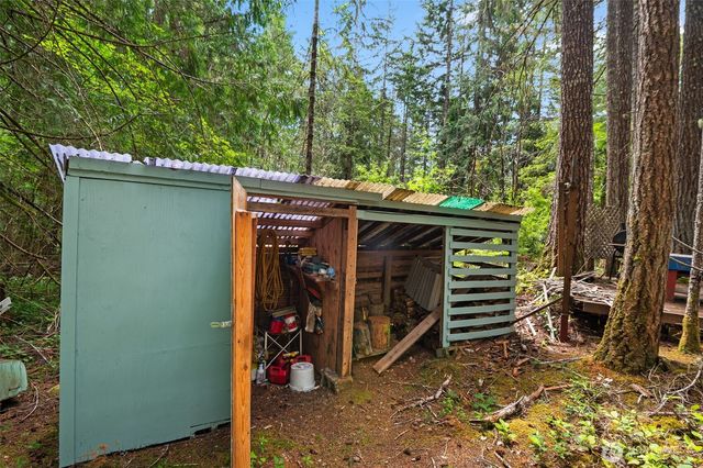 20 N Mount Jupiter Court, Hoodsport, WA 98548