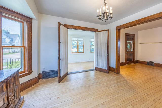 148 Wilder Street N, Saint Paul, MN 55104
