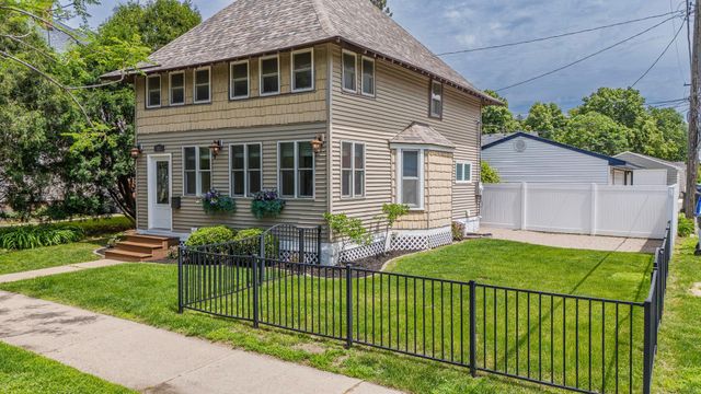 148 Wilder Street N, Saint Paul, MN 55104