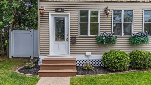 148 Wilder Street N, Saint Paul, MN 55104