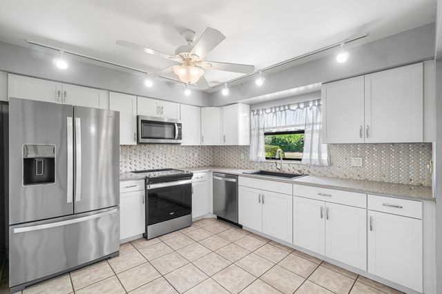 9945 PAPAYA TREE Trail B, Boynton Beach, FL 33436