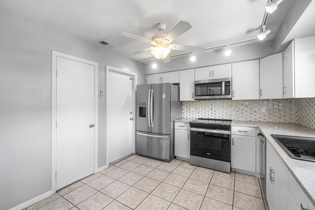 9945 PAPAYA TREE Trail B, Boynton Beach, FL 33436