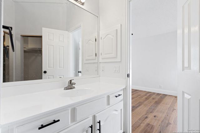3042 Wood Cir, San Antonio, TX 78251