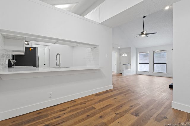 3042 Wood Cir, San Antonio, TX 78251