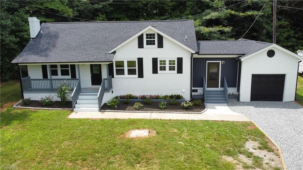 4774 Baux Mountain Road, Winston-salem, NC 27105