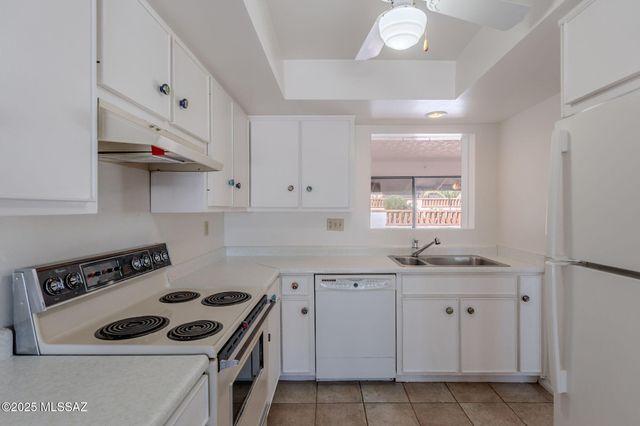 55 N Los Pinos, Green Valley, AZ 85614