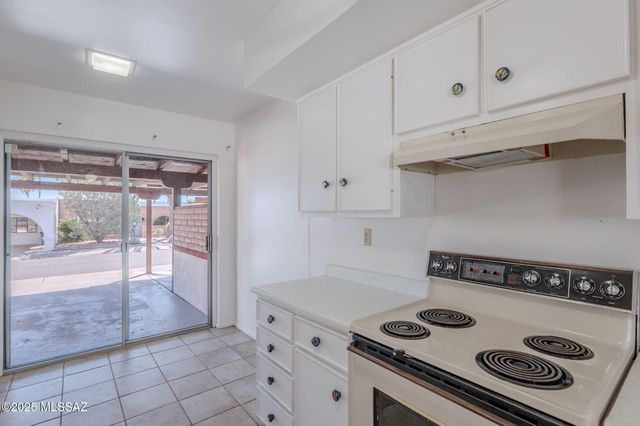 55 N Los Pinos, Green Valley, AZ 85614