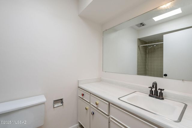 55 N Los Pinos, Green Valley, AZ 85614