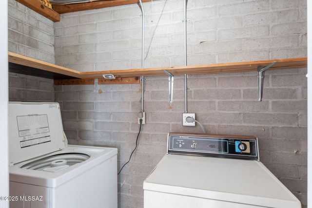 55 N Los Pinos, Green Valley, AZ 85614