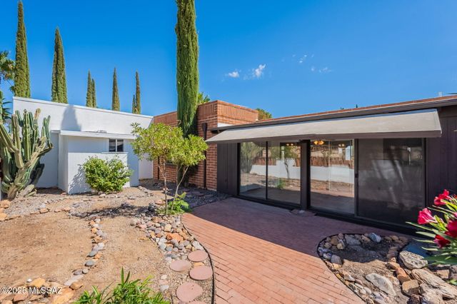 55 N Los Pinos, Green Valley, AZ 85614