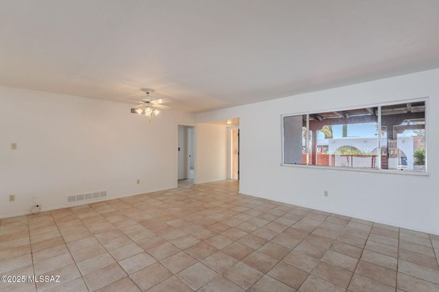 55 N Los Pinos, Green Valley, AZ 85614