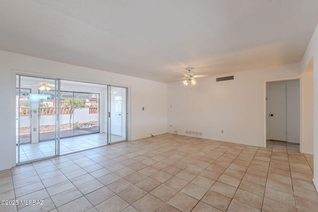 55 N Los Pinos, Green Valley, AZ 85614