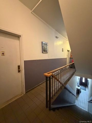 941 Manhattan Avenue, Brooklyn, NY 11222