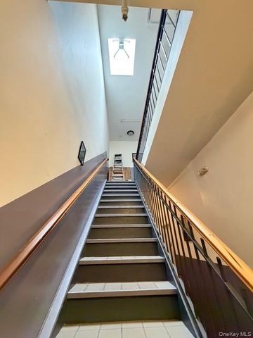 941 Manhattan Avenue, Brooklyn, NY 11222