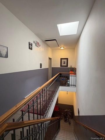 941 Manhattan Avenue, Brooklyn, NY 11222