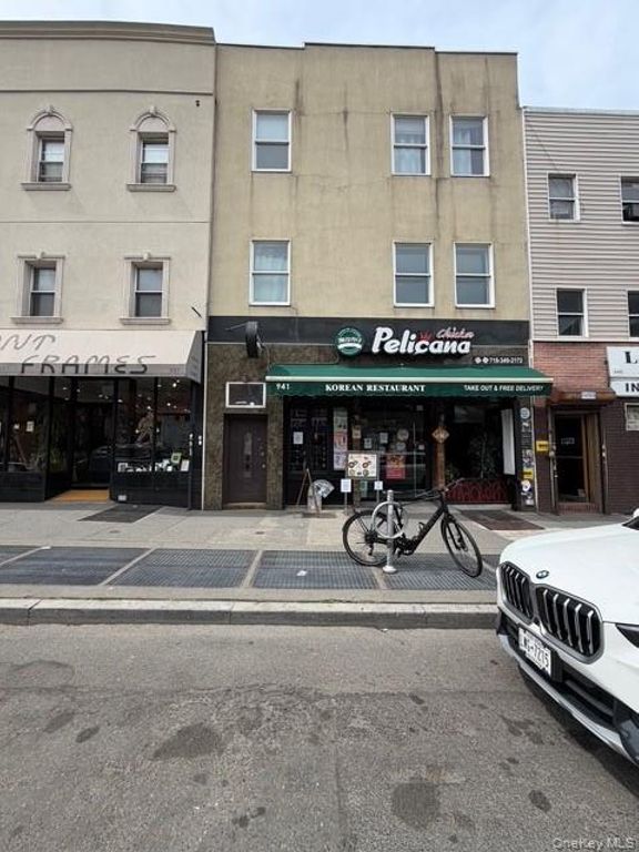 941 Manhattan Avenue, Brooklyn, NY 11222