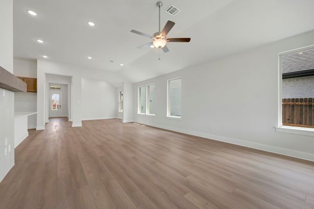 1733 Nesting Robin Lane, Denton, TX 76249