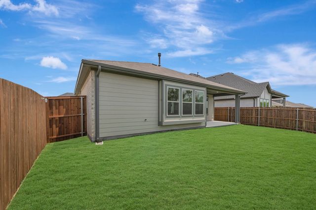 1733 Nesting Robin Lane, Denton, TX 76249