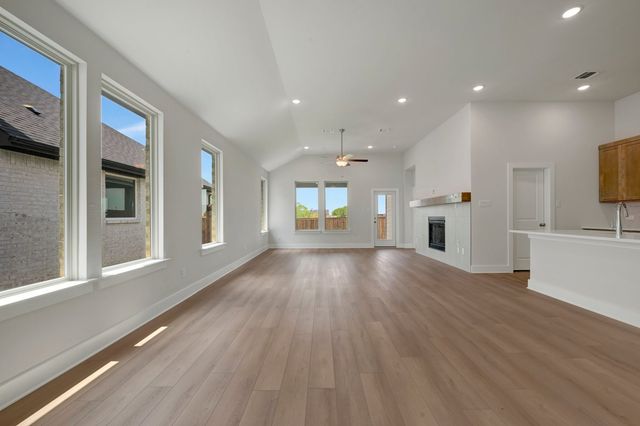 1733 Nesting Robin Lane, Denton, TX 76249