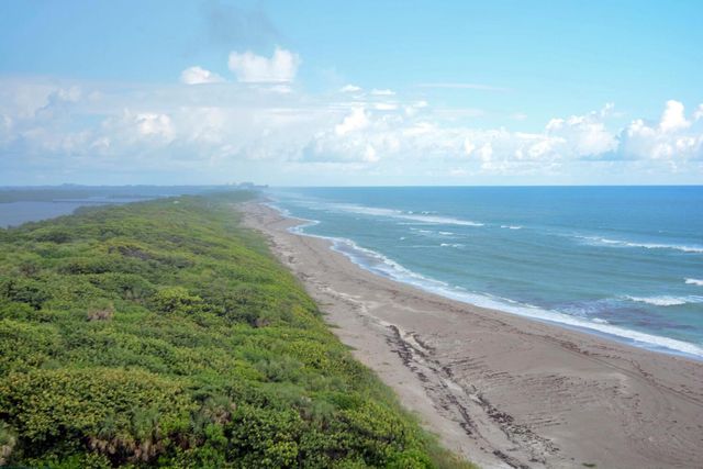 5540 N Ocean Drive 8c, Riviera Beach, FL 33404