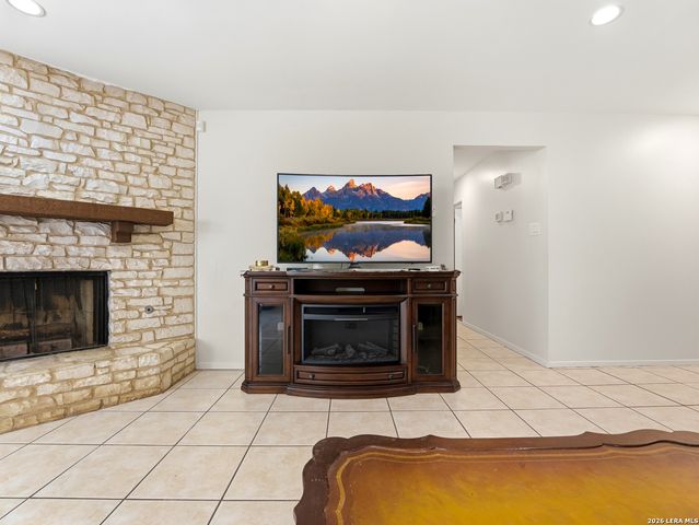 7622 PIPERS LN, San Antonio, TX 78251