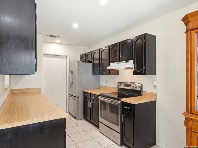 7622 PIPERS LN, San Antonio, TX 78251