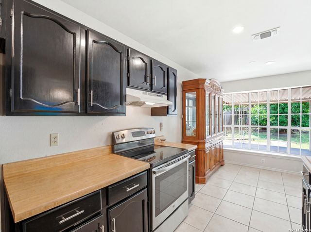 7622 PIPERS LN, San Antonio, TX 78251