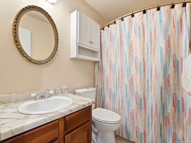 7622 PIPERS LN, San Antonio, TX 78251