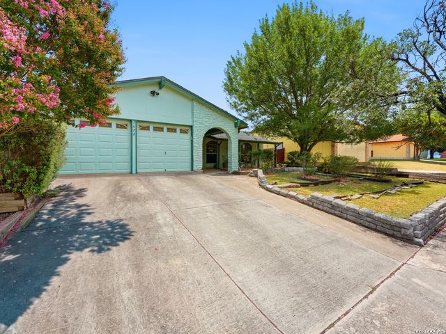 7622 PIPERS LN, San Antonio, TX 78251