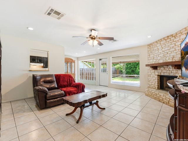 7622 PIPERS LN, San Antonio, TX 78251