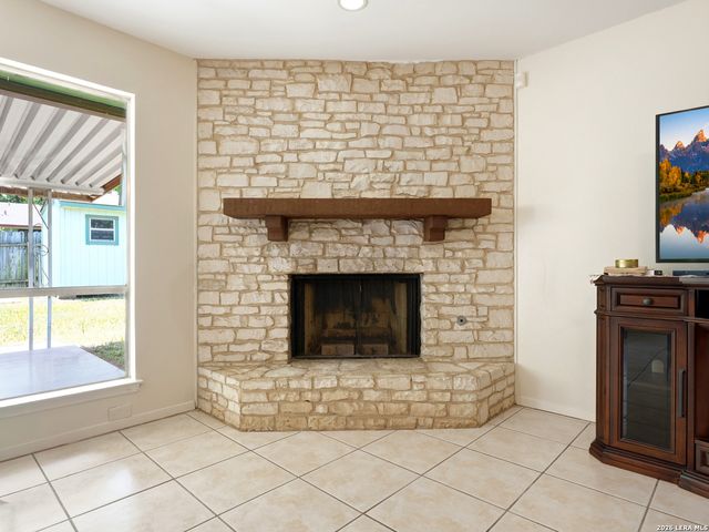 7622 PIPERS LN, San Antonio, TX 78251