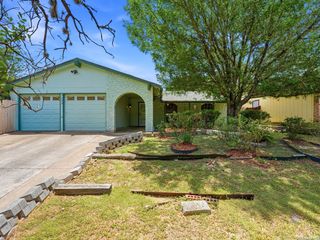 7622 PIPERS LN, San Antonio, TX 78251