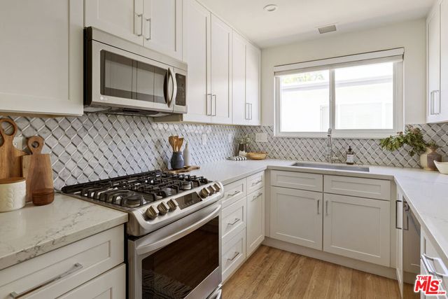 17212 Bullock Street, Encino, CA 91316