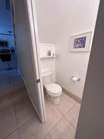 8251 NW 8th Place, Plantation, FL 33324