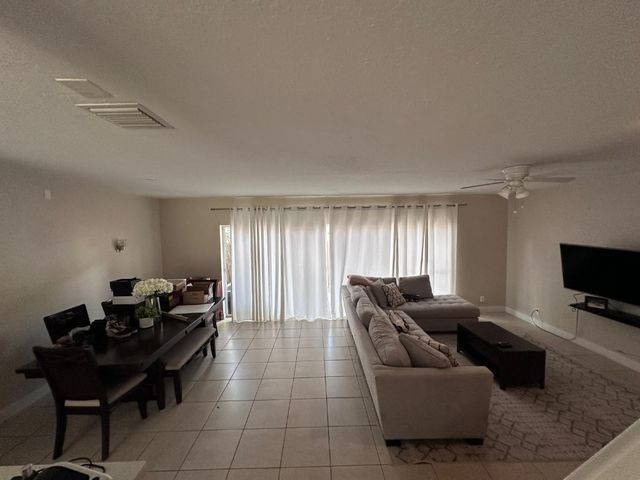 8251 NW 8th Place, Plantation, FL 33324
