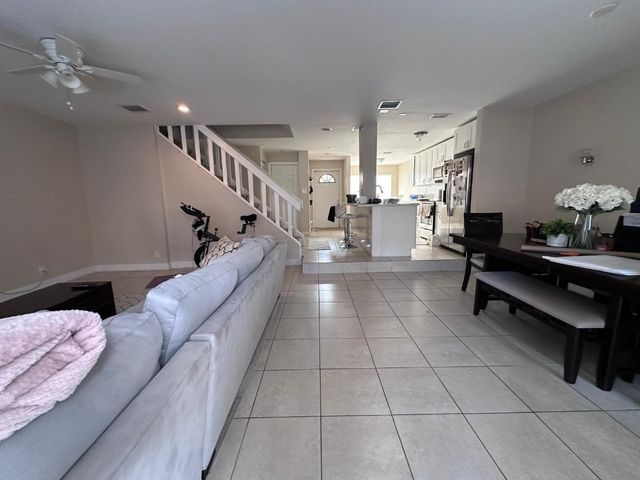 8251 NW 8th Place, Plantation, FL 33324