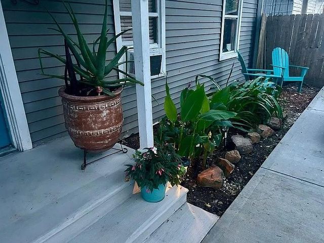 70 Burress Street, Houston, TX 77022