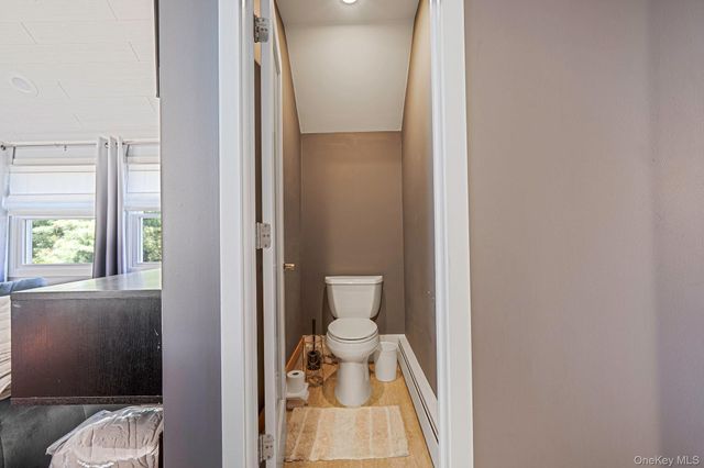 183 Old Country Road, Speonk, NY 11972