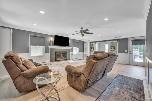 183 Old Country Road, Speonk, NY 11972