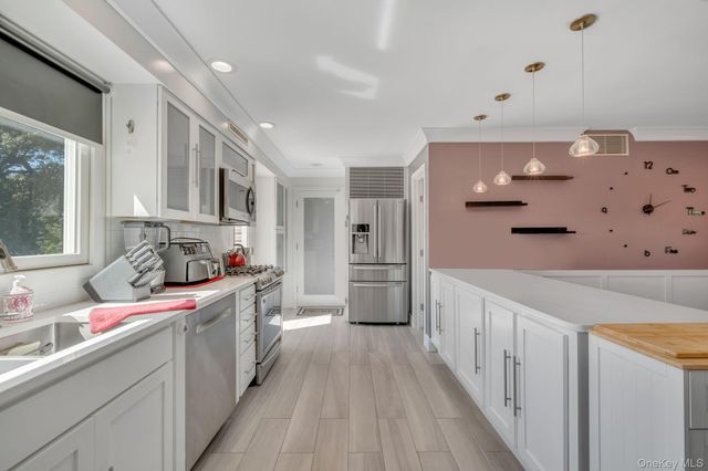 183 Old Country Road, Speonk, NY 11972