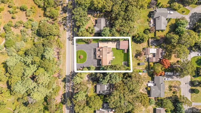 183 Old Country Road, Speonk, NY 11972