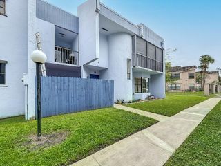 2768 S University Dr 12B, Davie, FL 33328