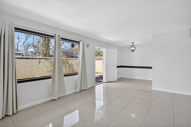 1400 Braes Ridge DR B, Austin, TX 78723