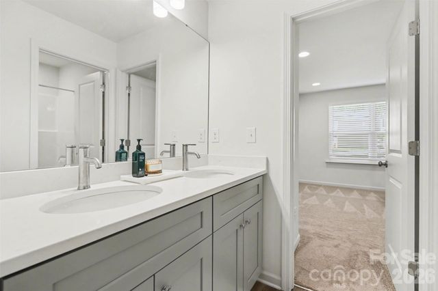 2046 Mcdonald Drive, Charlotte, NC 28216