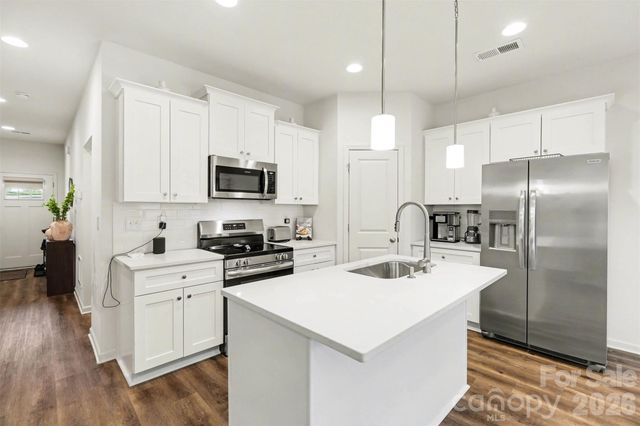 2046 Mcdonald Drive, Charlotte, NC 28216