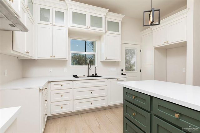 714 Iowa Avenue, Mercedes, TX 78570